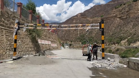 西藏旋转式限高架